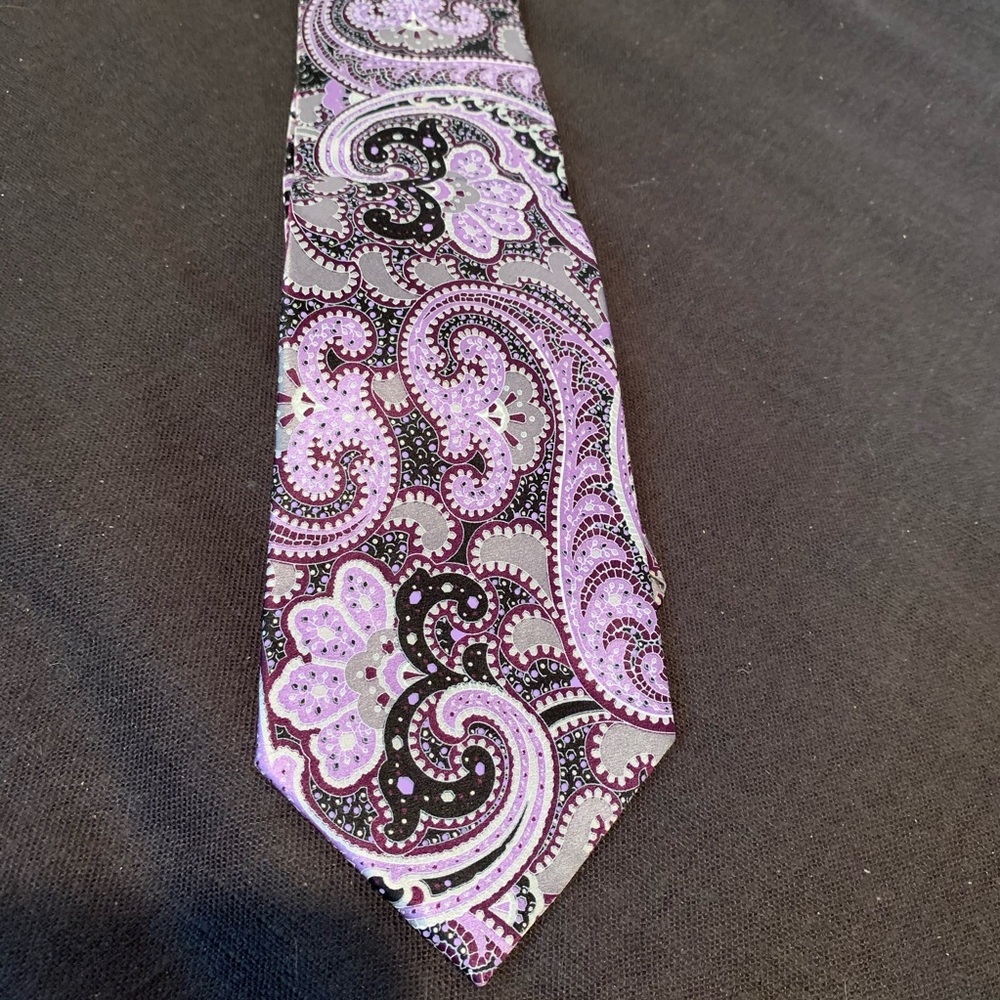 NWT Geoffrey Beene Paisley Silk Purple Como Tie 12 - Picture 2 of 6